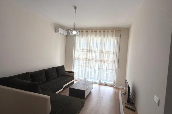 Shtepi me qera Apartament ne Tirane, 1+1, Mobilimi E mobiluar, Pagesa 50,000  Leke.
