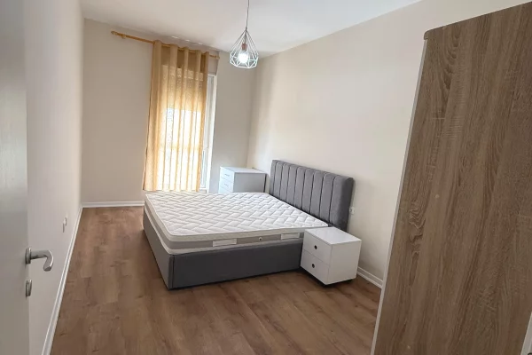 Shtepi me qera Apartament ne Tirane, 1+1, Mobilimi E mobiluar, Pagesa 50,000  Leke.