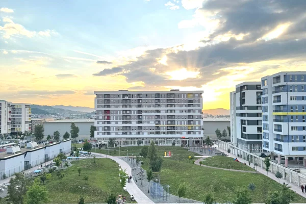 Shtepi me qera Apartament ne Tirane, 2+1, Mobilimi E mobiluar, Pagesa 55,000  Leke.