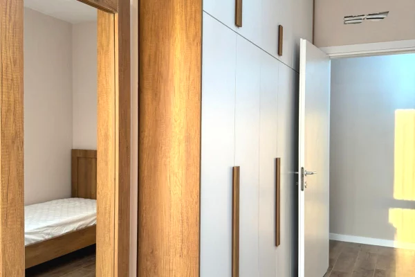 Shtepi me qera Apartament ne Tirane, 2+1, Mobilimi E mobiluar, Pagesa 55,000  Leke.