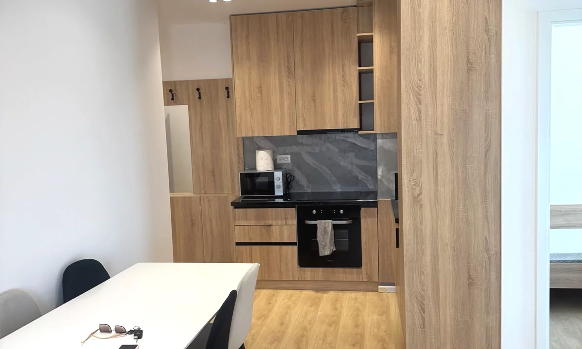 Shtepi me qera Apartament ne Tirane, 2+1, Mobilimi E mobiluar, Pagesa 550  Euro.