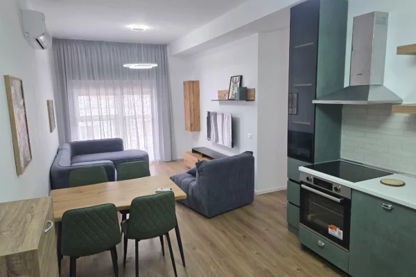 Shtepi me qera Apartament ne Tirane, 2+1, Mobilimi E mobiluar, Pagesa 50,000  Leke.