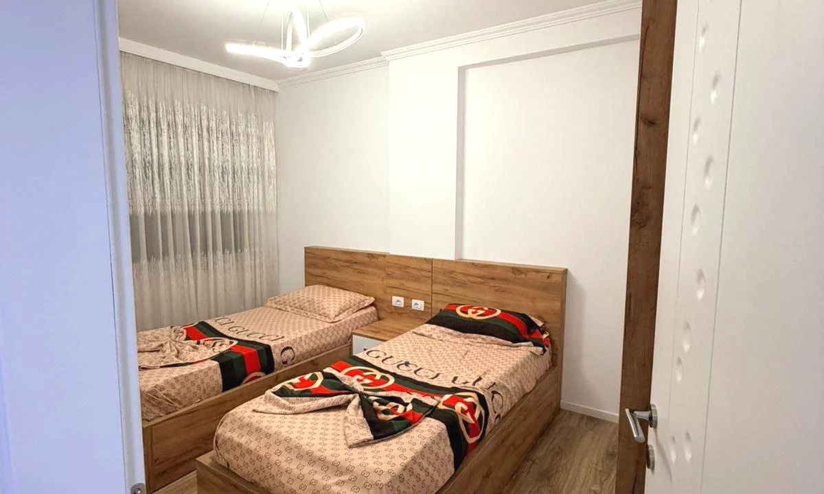 Shtepi me qera Apartament ne Tirane, 1+1, Mobilimi E mobiluar, Pagesa 48,000  Leke.