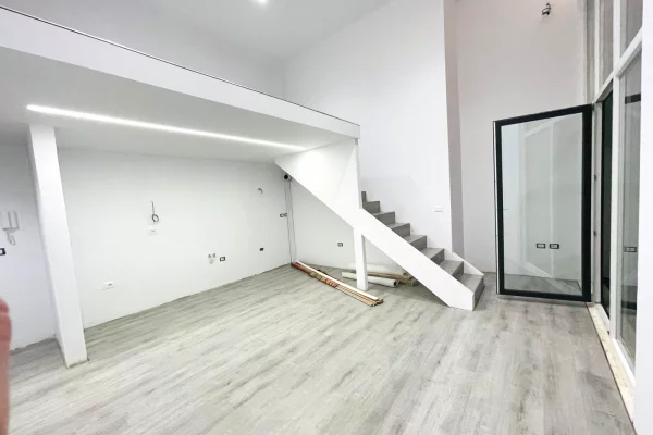 Business Property for Rent 3+1 in Tirana - 45,000 Leke