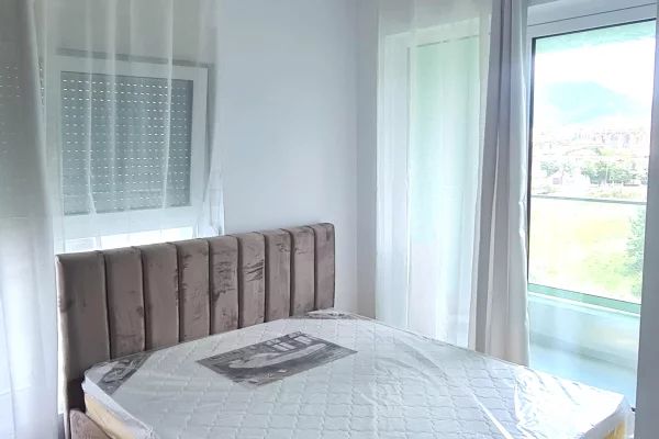 Shtepi me qera Apartament ne Tirane, 2+1, Mobilimi E mobiluar, Pagesa 50,000  Leke.