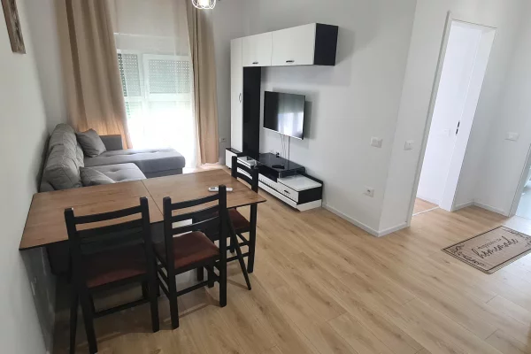 Shtepi me qera 2+1 ne Tirane - 50,000 Leke