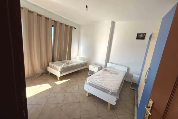 Shtepi me qera Apartament ne Tirane, 2+1, Mobilimi E mobiluar, Pagesa 40,000  Leke.