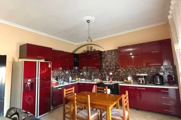 Shtepi ne shitje Apartament ne Durres, 2+1, Mobilimi E mobiluar, Pagesa 145,000  Euro.
