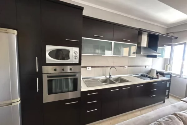 Shtepi me qera 2+1 ne Durres - 550 Euro