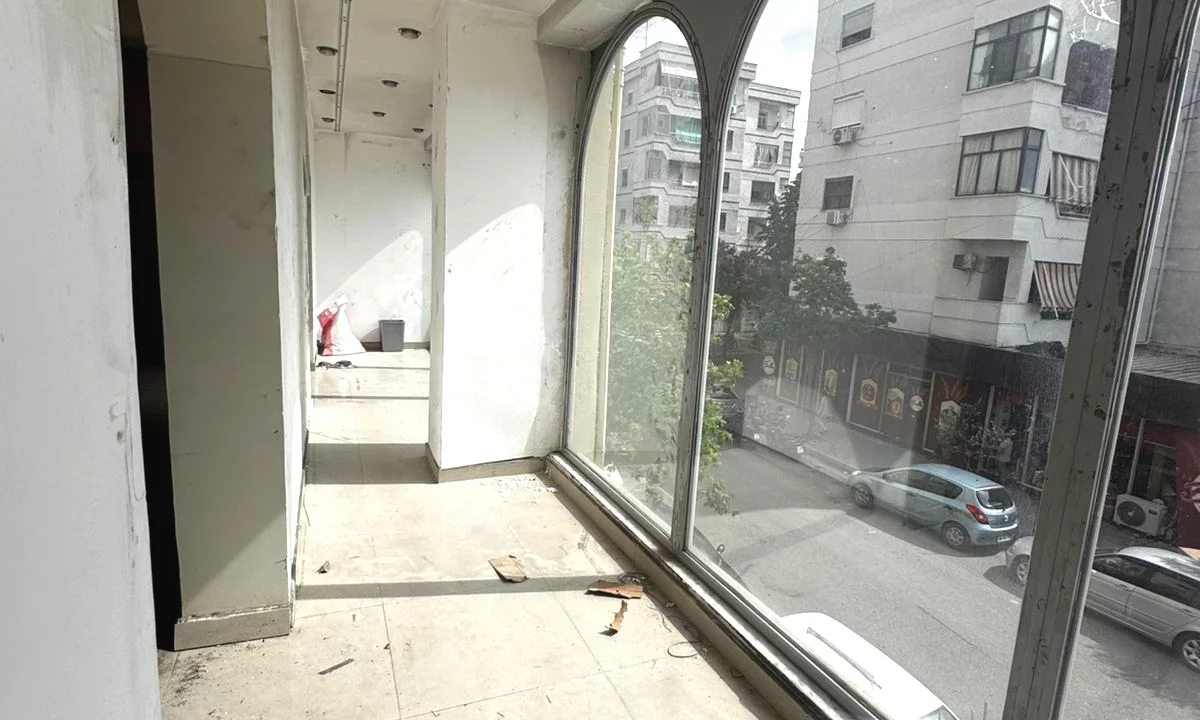 🏢 JEPET ME QERA AMBIENT I PERSHTATSHEM PER BIZNES 🏢  
