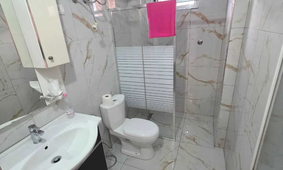 Shtepi ne shitje Apartament ne Durres, 2+1, Mobilimi Bosh, pa mobiluar, Pagesa 115,000  Euro.