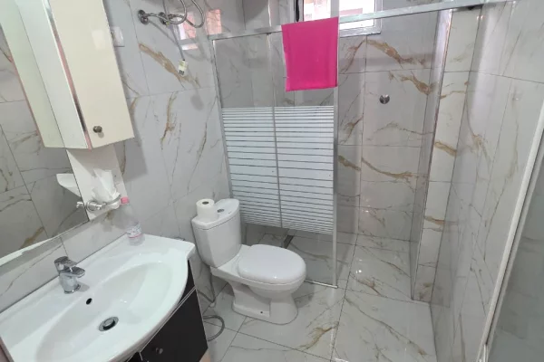 🏡 Shitet Apartament 2+1+2 – Prane Pallatit te Sporit