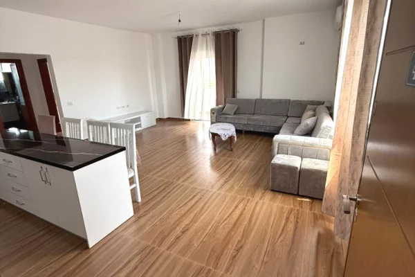 Shtepi me qera Apartament ne Durres, 2+1, Mobilimi E mobiluar, Pagesa 600  Euro.