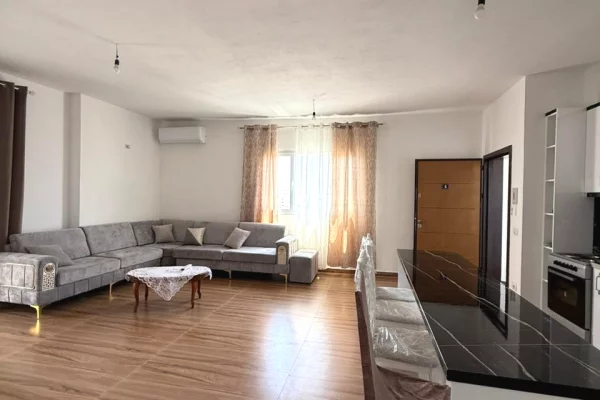 Shtepi me qera Apartament ne Durres, 2+1, Mobilimi E mobiluar, Pagesa 600  Euro.