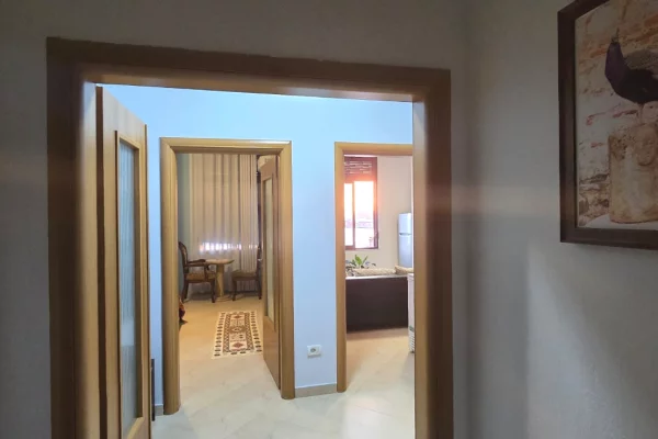 Shtepi ne shitje Apartament ne Durres, 1+1, Mobilimi E mobiluar, Pagesa 180,000  Euro.