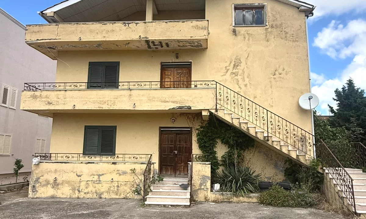 Shtepi ne shitje Shtepi Private ne Durres, 2+1, Mobilimi Pjeserisht e mobiluar, Pagesa 195,000  Euro.