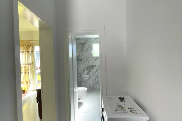 Shtepi me qera Shtepi Private ne Durres, 1+1, Mobilimi E mobiluar, Pagesa 30,000  Leke.