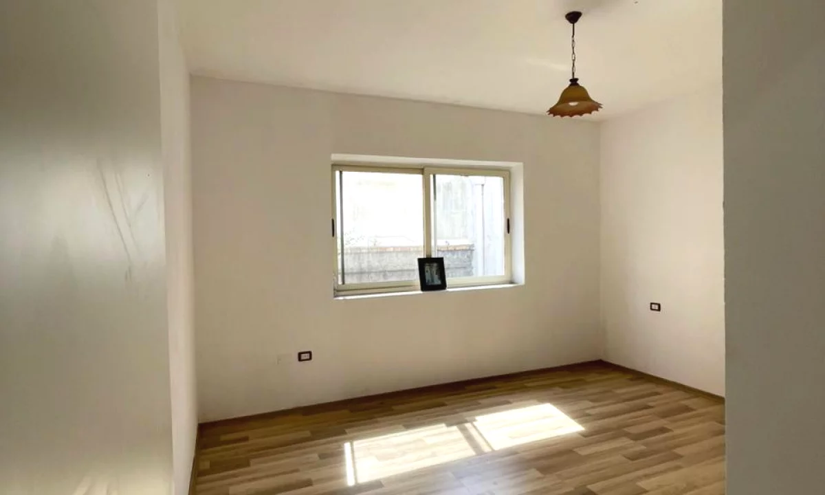 🏢 SHITET NJESI BIZNESI PRANE KRYQEZIMIT TE STADIUMIT, DURRES 🏢  