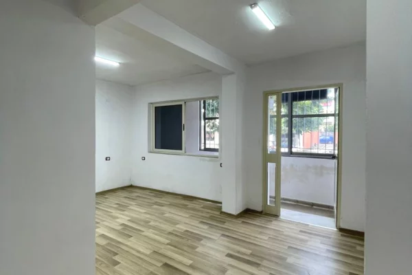 🏢 SHITET NJESI BIZNESI PRANE KRYQEZIMIT TE STADIUMIT, DURRES 🏢  