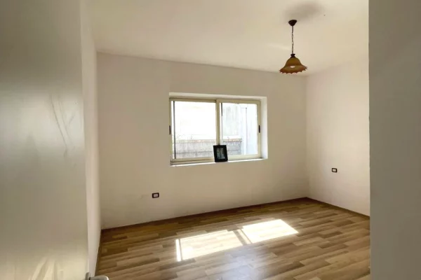 Business Property in Sale 3+1 in Durres - 170,000 Euro