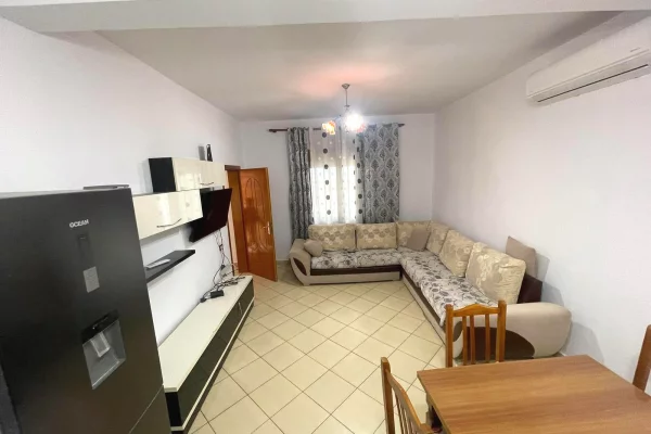 Shtepi me qera Shtepi Private ne Durres, 2+1, Mobilimi E mobiluar, Pagesa 35,000  Leke.