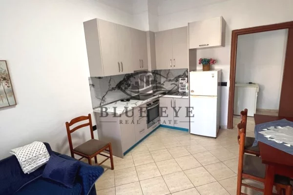 🏡 Jepet me qira apartament 1+1 në zonën e Plazhit, Durrës