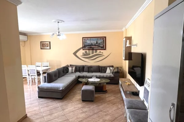 Shtepi me qera Apartament ne Durres, 2+1, Mobilimi E mobiluar, Pagesa 800  Euro.