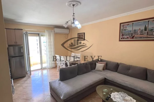 Shtepi me qera Apartament ne Durres, 2+1, Mobilimi E mobiluar, Pagesa 800  Euro.