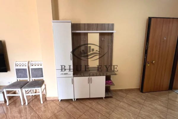 Shtepi me qera Apartament ne Durres, 2+1, Mobilimi E mobiluar, Pagesa 800  Euro.