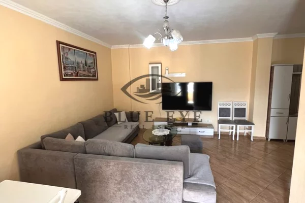 Shtepi me qera Apartament ne Durres, 2+1, Mobilimi E mobiluar, Pagesa 800  Euro.