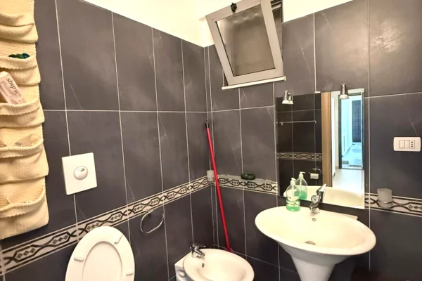 Shtepi me qera Apartament ne Durres, 2+1, Mobilimi E mobiluar, Pagesa 700  Euro.
