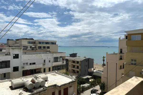 Shtepi me qera Apartament ne Durres, 2+1, Mobilimi E mobiluar, Pagesa 700  Euro.