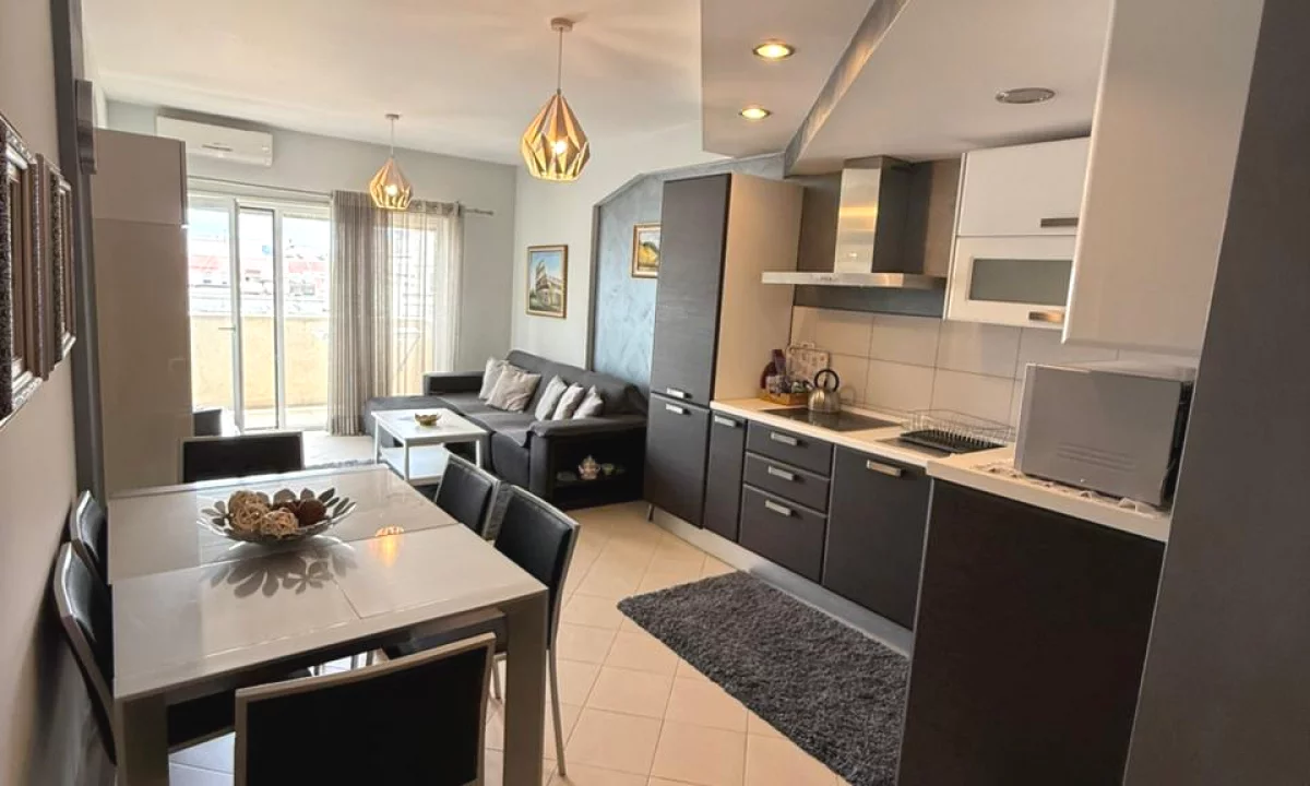 Shtepi me qera Apartament ne Durres, 2+1, Mobilimi E mobiluar, Pagesa 700  Euro.