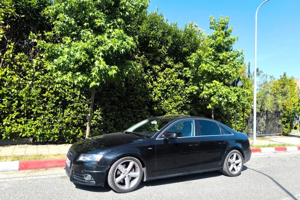 Makina ne shitje ne Tirane, Audi, 2012 Benzine,Kambio Automatik Pagesa 500,000  Leke.