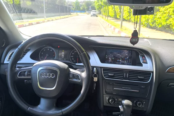 Makina ne shitje ne Tirane, Audi, 2012 Benzine,Kambio Automatik Pagesa 500,000  Leke.