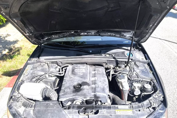 Makina ne shitje ne Tirane, Audi, 2012 Benzine,Kambio Automatik Pagesa 500,000  Leke.