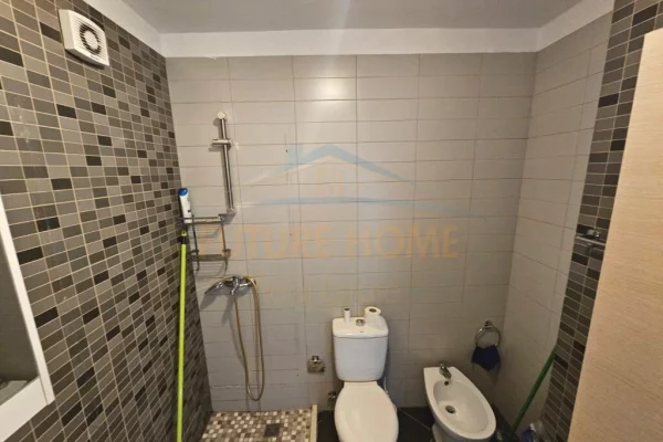 Shtepi me qera Apartament ne Tirane, 2+1, Mobilimi E mobiluar, Pagesa 650  Euro.