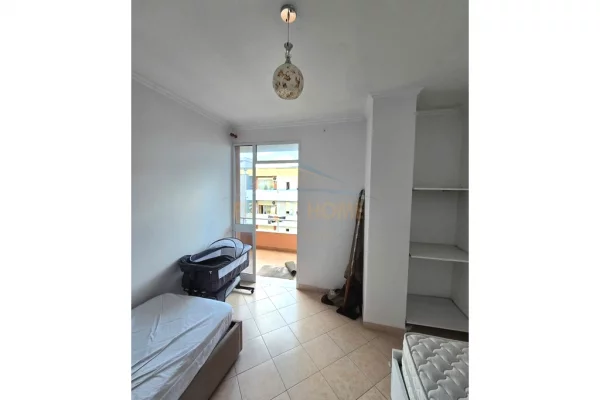 Shitet, Apartament 2+1, Unaza e Re