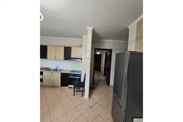 Shtepi ne shitje Apartament ne Tirane, 2+1, Mobilimi E mobiluar, Pagesa 135,000  Euro.