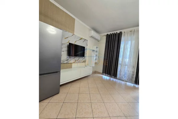 Shtepi ne shitje Apartament ne Tirane, 2+1, Mobilimi E mobiluar, Pagesa 135,000  Euro.