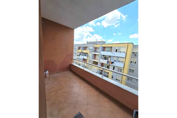Shtepi ne shitje Apartament ne Tirane, 2+1, Mobilimi E mobiluar, Pagesa 135,000  Euro.