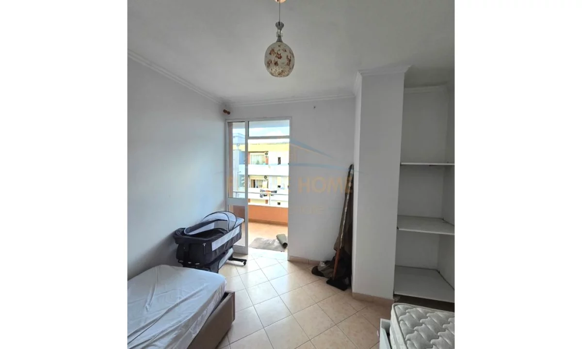 Shtepi ne shitje Apartament ne Tirane, 2+1, Mobilimi E mobiluar, Pagesa 135,000  Euro.