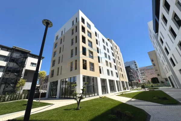 Shtepi ne shitje Apartament ne Tirane, 1+1, Mobilimi Bosh, pa mobiluar, Pagesa 158,000  Euro.
