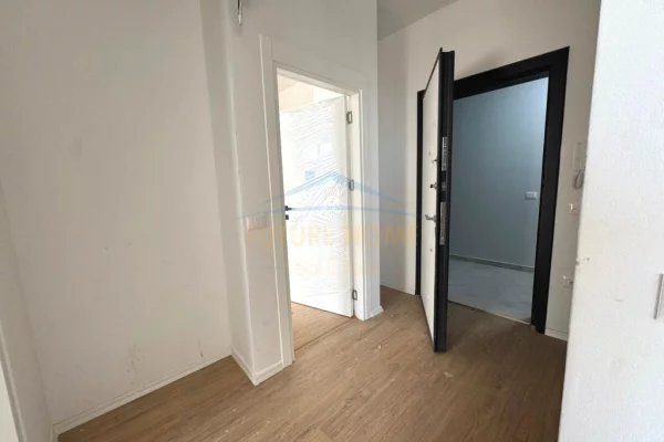 Shtepi ne shitje Apartament ne Tirane, 1+1, Mobilimi Bosh, pa mobiluar, Pagesa 158,000  Euro.