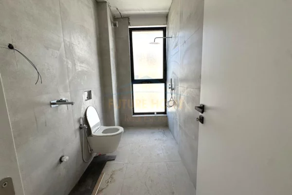 Shtepi ne shitje Apartament ne Tirane, 1+1, Mobilimi Bosh, pa mobiluar, Pagesa 158,000  Euro.