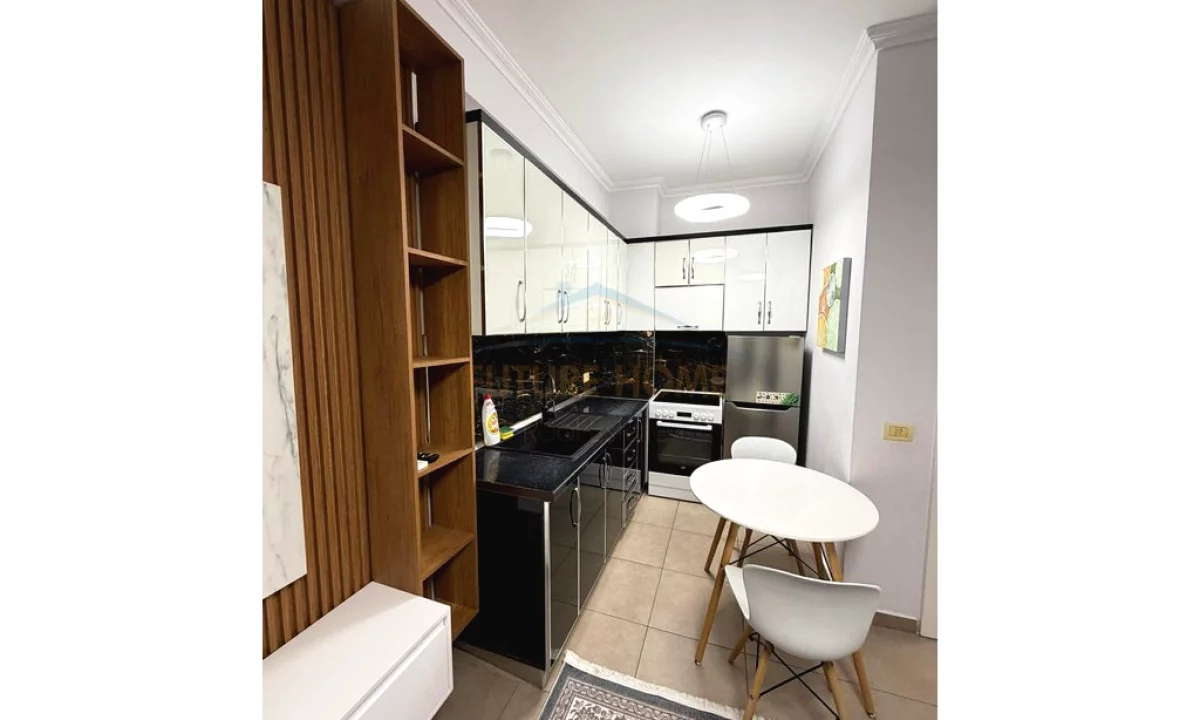 Shtepi ne shitje Apartament ne Tirane, 1+1, Mobilimi E mobiluar, Pagesa 127,000  Euro.