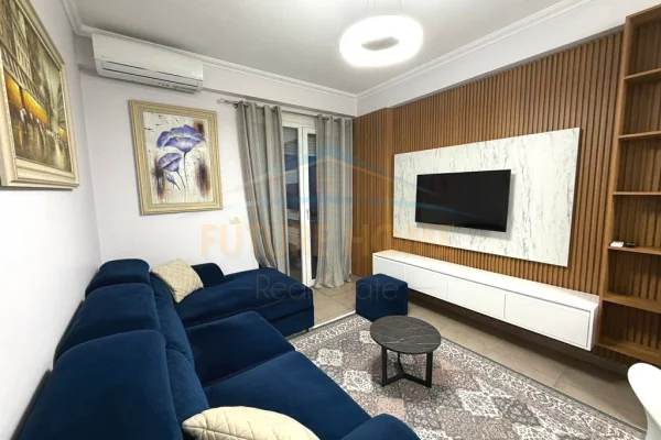 Shtepi ne shitje Apartament ne Tirane, 1+1, Mobilimi E mobiluar, Pagesa 127,000  Euro.