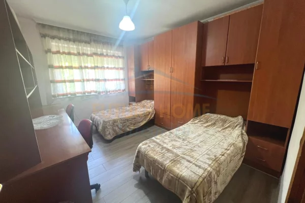 Shtepi ne shitje Apartament ne Tirane, 2+1, Mobilimi E mobiluar, Pagesa 180,000  Euro.