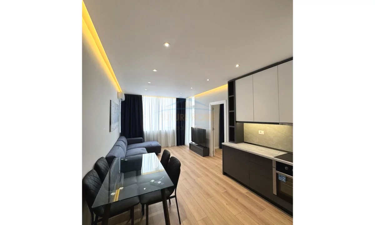 Shtepi ne shitje Apartament ne Tirane, 1+1, Mobilimi E mobiluar, Pagesa 189,000  Euro.