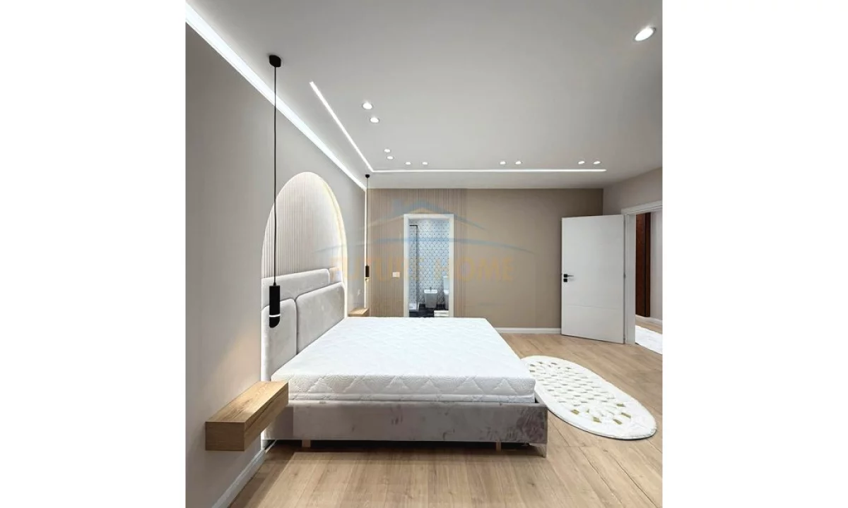 Shtepi ne shitje Apartament ne Tirane, 2+1, Mobilimi E mobiluar, Pagesa 165,000  Euro.
